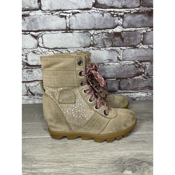 SOREL Joan of Arctic Wedge II Soft Taupe Suede Winter Lace Up Boots Girl’s Sz 1M - Picture 1 of 16